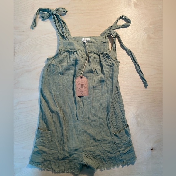 True Craft Shorts Romper size Small (GL) - Picture 1 of 13